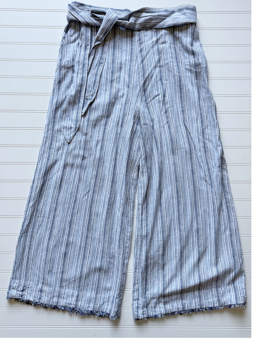 cloth & stone Blue and White Striped Cropped Wide-Leg Pants with Waist Tie